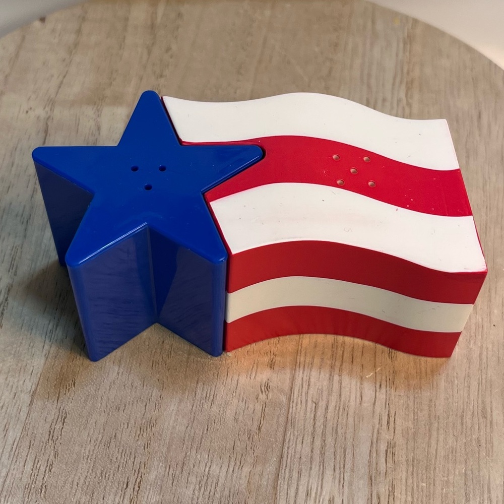 Avon Star Spangled Salt and Pepper Shakers Red White Blue Patriotic Vintage
